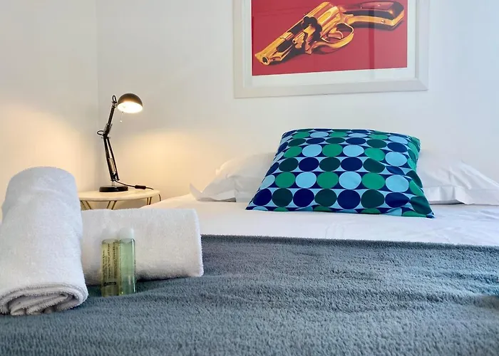 Le Triangle D'or - 1 Bedroom With Terrace *